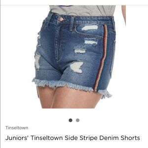 Sexy destroyed rainbow 🌈 stripe shorts